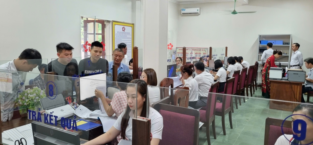 xử lý nghiêm cán bộ yêu cầu người dân phải có vneid khi nộp hồ sơ hình ảnh 1 xu ly nghiem can bo yeu cau nguoi dan phai co vneid khi nop ho so hinh anh 1
