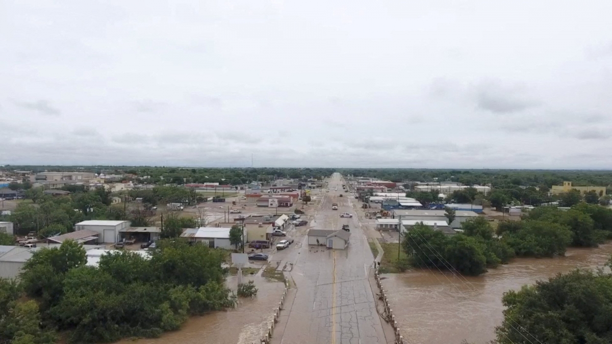 lý giải nguyên nhân mưa lũ kinh hoàng ở texas, mỹ khiến hơn 100 người thiệt mạng hình ảnh 12 ly giai nguyen nhan mua lu kinh hoang o texas, my khien hon 100 nguoi thiet mang hinh anh 12