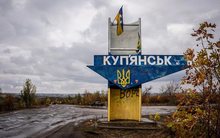 ukraine chặn nỗ lực của nga dựng cầu phao đưa xe bọc thép vượt sông oskil hình ảnh 1 ukraine chan no luc cua nga dung cau phao dua xe boc thep vuot song oskil hinh anh 1
