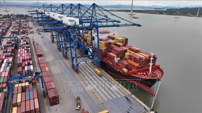 amro raises 2025 economic growth forecast for vietnam to 7 picture 1 amro raises 2025 economic growth forecast for vietnam to 7 picture 1