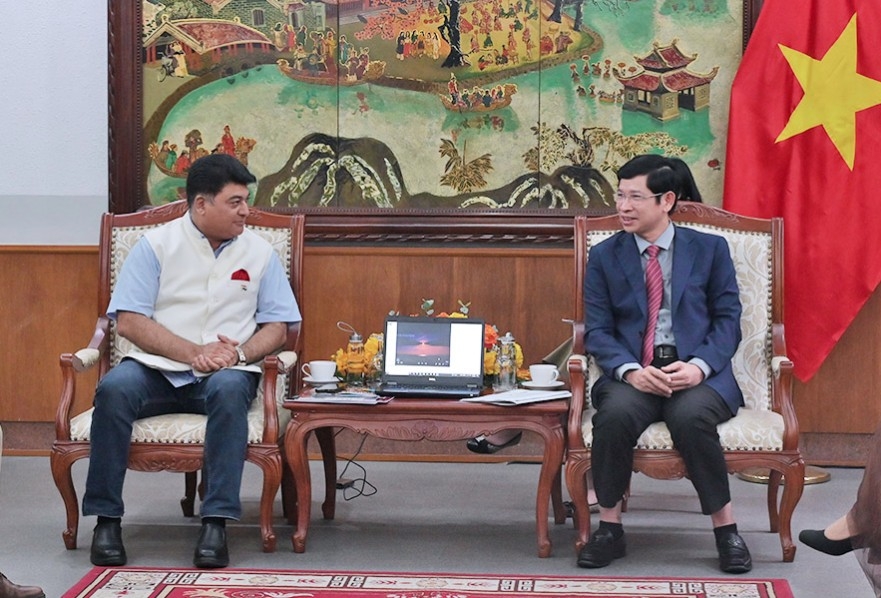 indian director brings film project to spotlight vietnam s tourism potential picture 1 indian director brings film project to spotlight vietnam s tourism potential picture 1