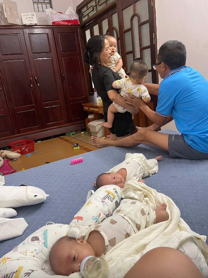 hai nàng dâu cùng sinh đôi, bố mẹ chồng quay cuồng vẫn hạnh phúc vô bờ hình ảnh 2 hai nang dau cung sinh doi, bo me chong quay cuong van hanh phuc vo bo hinh anh 2