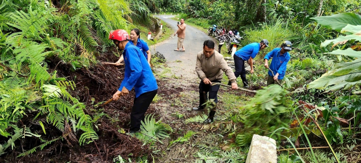 1.300 thanh nien tinh nguyen nghe an giup dan khac phuc hau qua do mua lu hinh anh 2