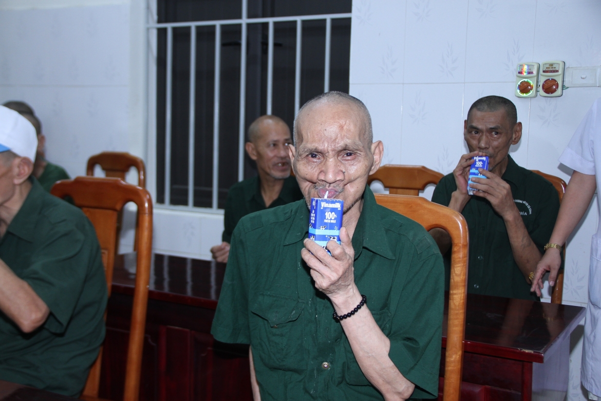vinamilk viet tiep cau chuyen hoa binh bang tranh va hanh dong hinh anh 5