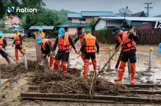 lũ lụt tại miền bắc thái lan gây sập cầu và khiến hàng trăm hộ gia đình bị ảnh hưởng hình ảnh 2 lu lut tai mien bac thai lan gay sap cau va khien hang tram ho gia dinh bi anh huong hinh anh 2