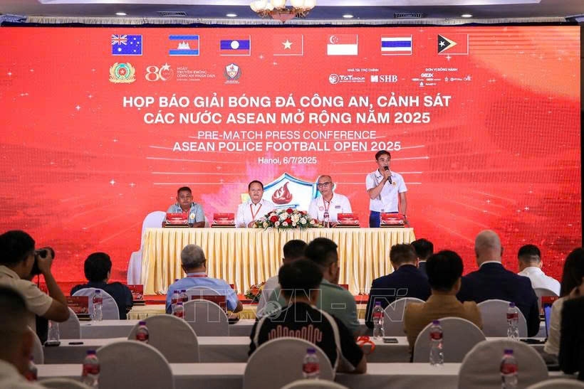 asean police football tournament kicks off in vietnam picture 1 asean police football tournament kicks off in vietnam picture 1