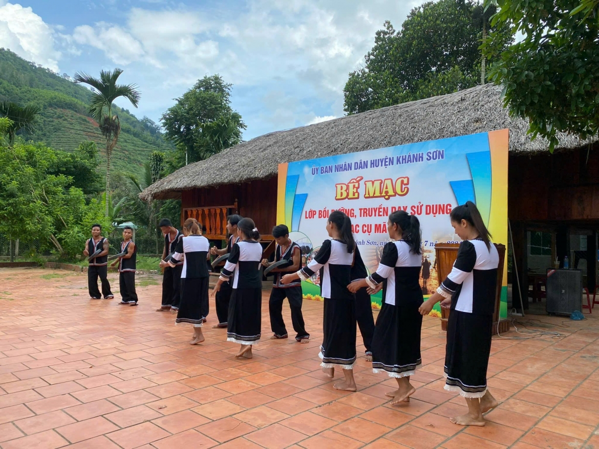 giu moi truong, bao ton ban sac, tao nen tang cho du lich xanh mien nui khanh hoa hinh anh 2