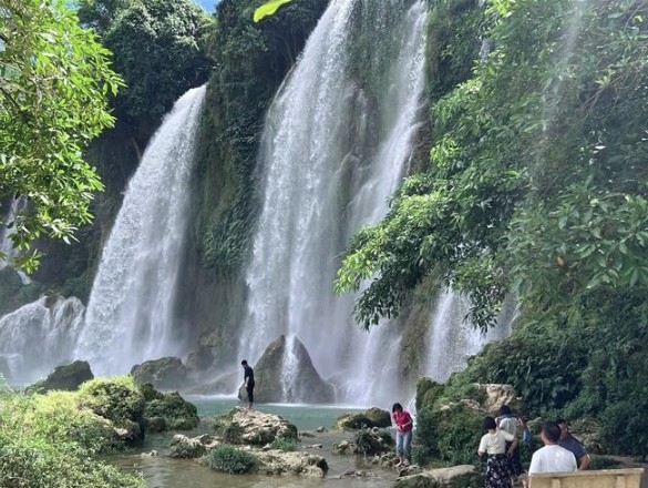 cao bang emerges as tourist hotspot with 47.7 arrival growth in h1 picture 1 cao bang emerges as tourist hotspot with 47.7 arrival growth in h1 picture 1