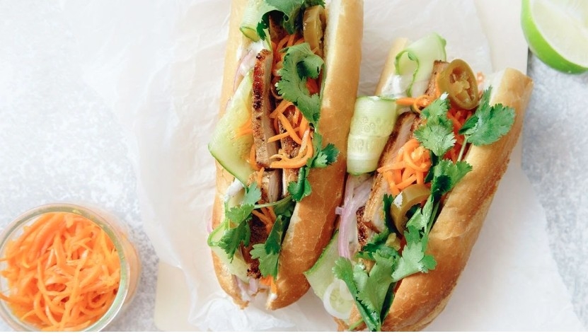 tasteatlas selects bánh mì among top 10 best rated street food in asia picture 1 tasteatlas selects banh mi among top 10 best rated street food in asia picture 1