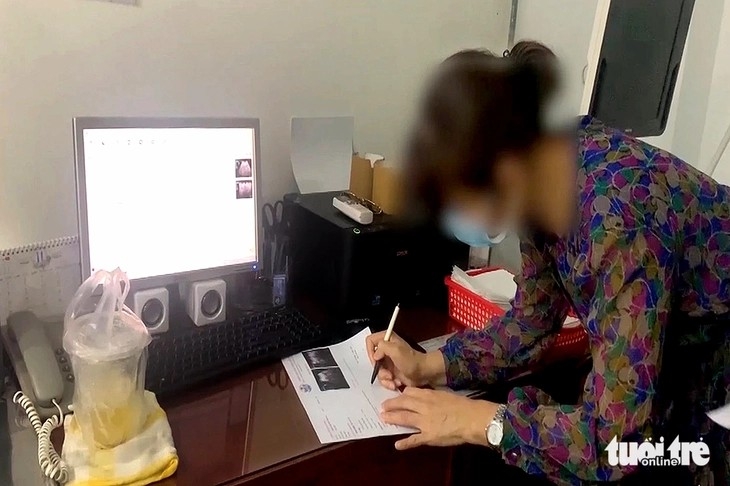 sở y tế tp.hcm công bố đường dây nóng chống vẽ bệnh, moi tiền cho 14 triệu dân hình ảnh 1 so y te tp.hcm cong bo duong day nong chong ve benh, moi tien cho 14 trieu dan hinh anh 1
