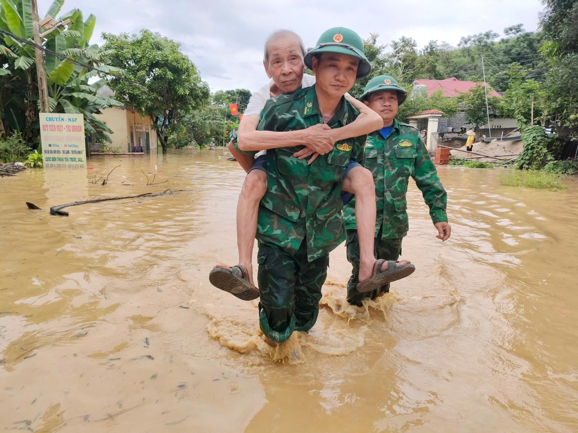 mua lu nghiem trong chia cat nhieu don bien phong va xa bien gioi nghe an hinh anh 3