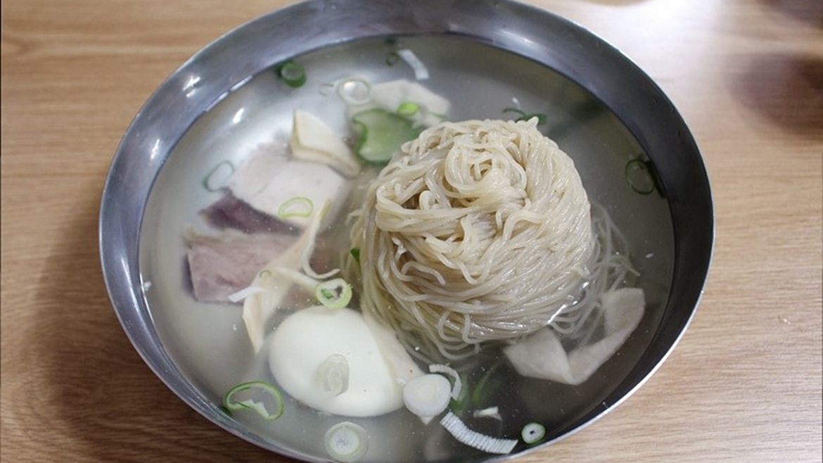 nguoi ham mo theo chan huntrix kham pha am thuc seoul hinh anh 2