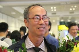 Xúc động chia tay thầy Lê Bá Khánh Trình, 4 tiến sĩ đàn hát "Thời thanh niên sôi nổi"