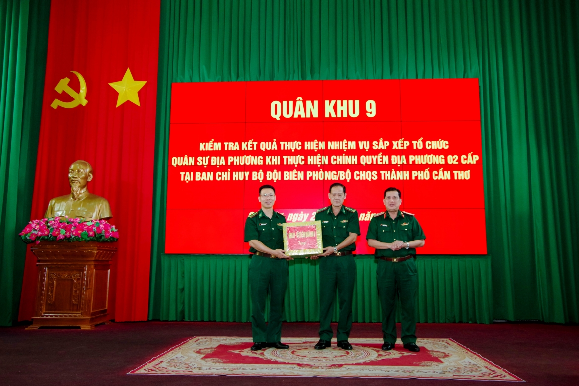 bo tu lenh quan khu 9 kiem tra tai ban chi huy bDbp thanh pho can tho hinh anh 2