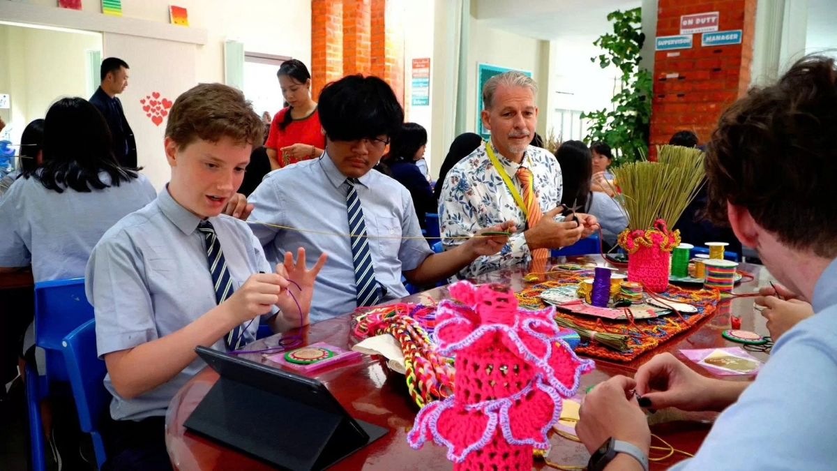 vietnam promotes culture and handicraft products in brunei picture 1 vietnam promotes culture and handicraft products in brunei picture 1