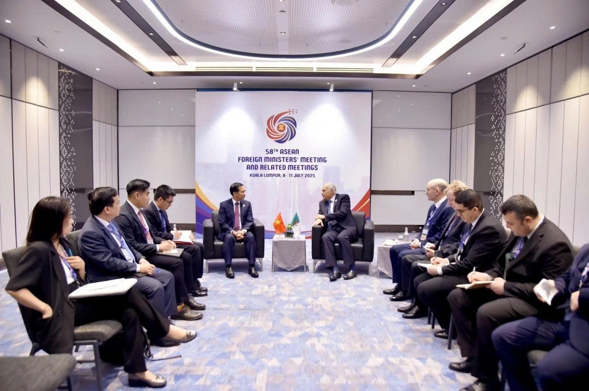 vietnam strengthens bilateral ties with china and algeria at amm-58 picture 2 vietnam strengthens bilateral ties with china and algeria at amm-58 picture 2