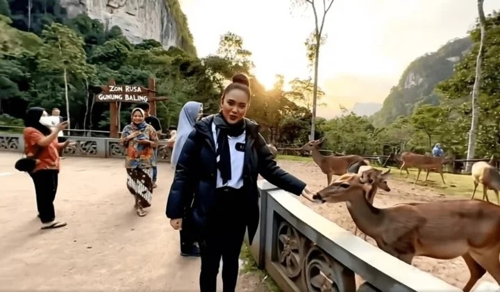 Đi du lịch theo video mà ai tạo ra, cặp đôi bị lừa tới địa điểm không có thật hình ảnh 3 Di du lich theo video ma ai tao ra, cap doi bi lua toi dia diem khong co that hinh anh 3