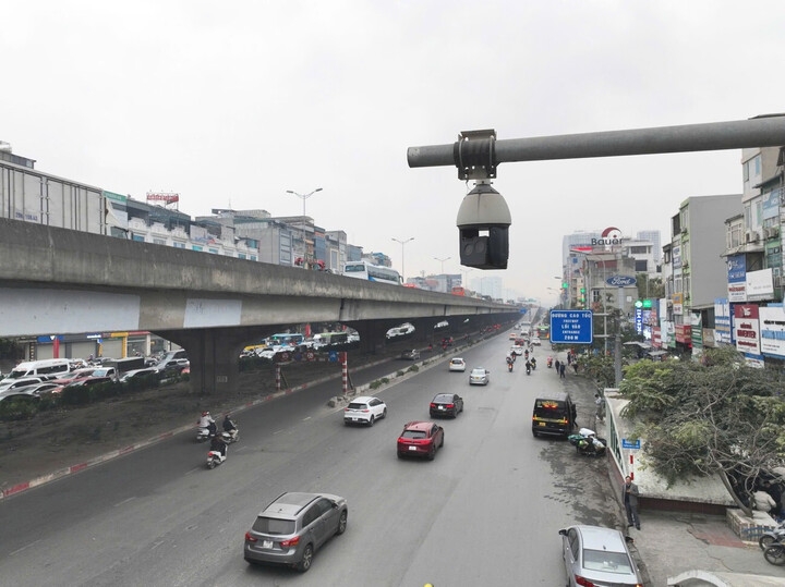 Hà Nội lắp đặt hàng trăm camera AI có khả năng điều tiết, xử lý giao thông