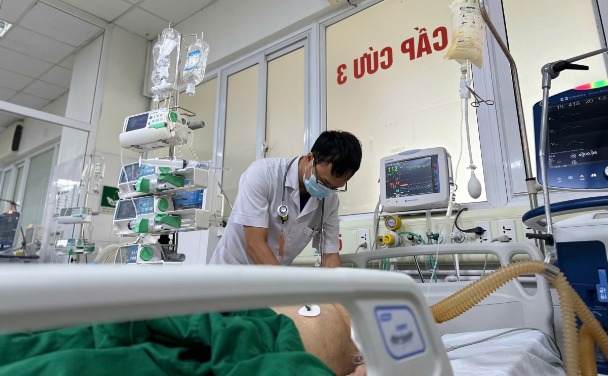 Bệnh nhân liệt tứ chi do tự tiêm giảm đau, bác sĩ cảnh báo hiểm họa