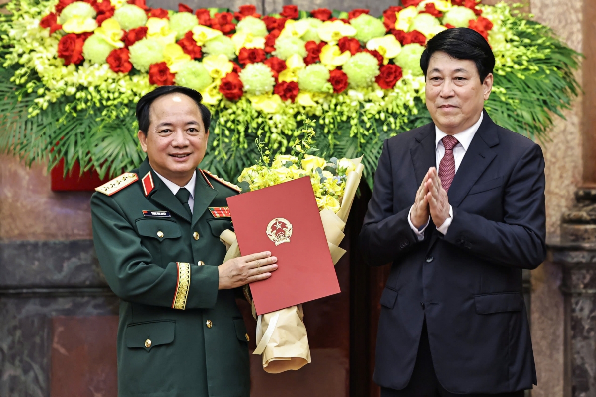 Chủ tịch nước trao quyết định thăng quân hàm Đại tướng và Thượng tướng