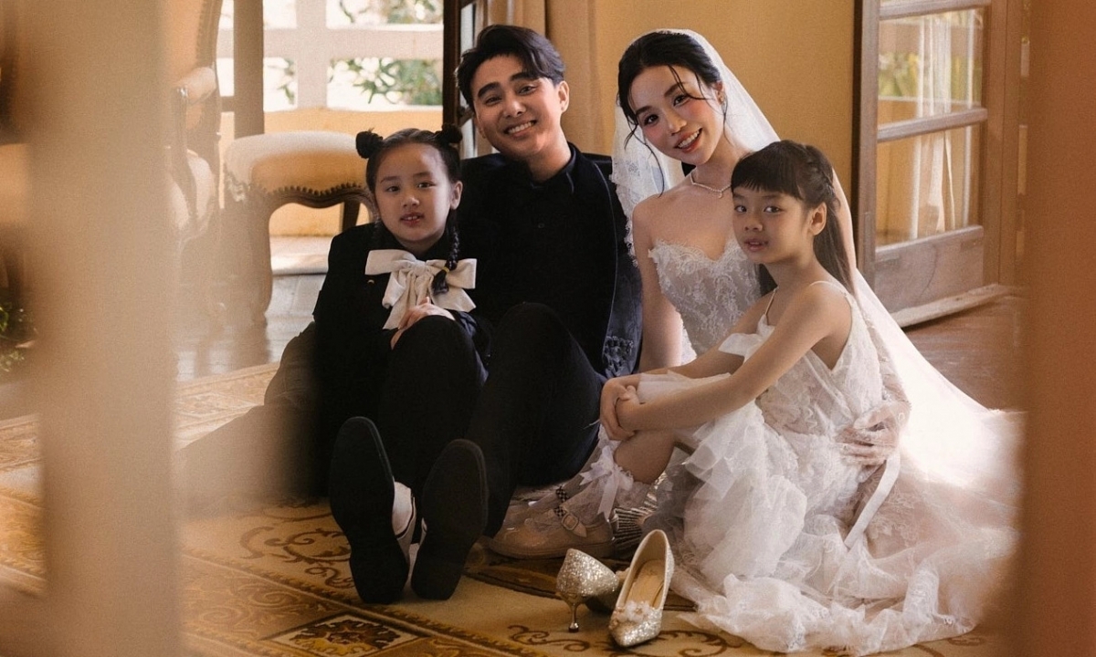 sao viet 14 7 huyen lizzie goi cam voi bikini tren bai bien hinh anh 4