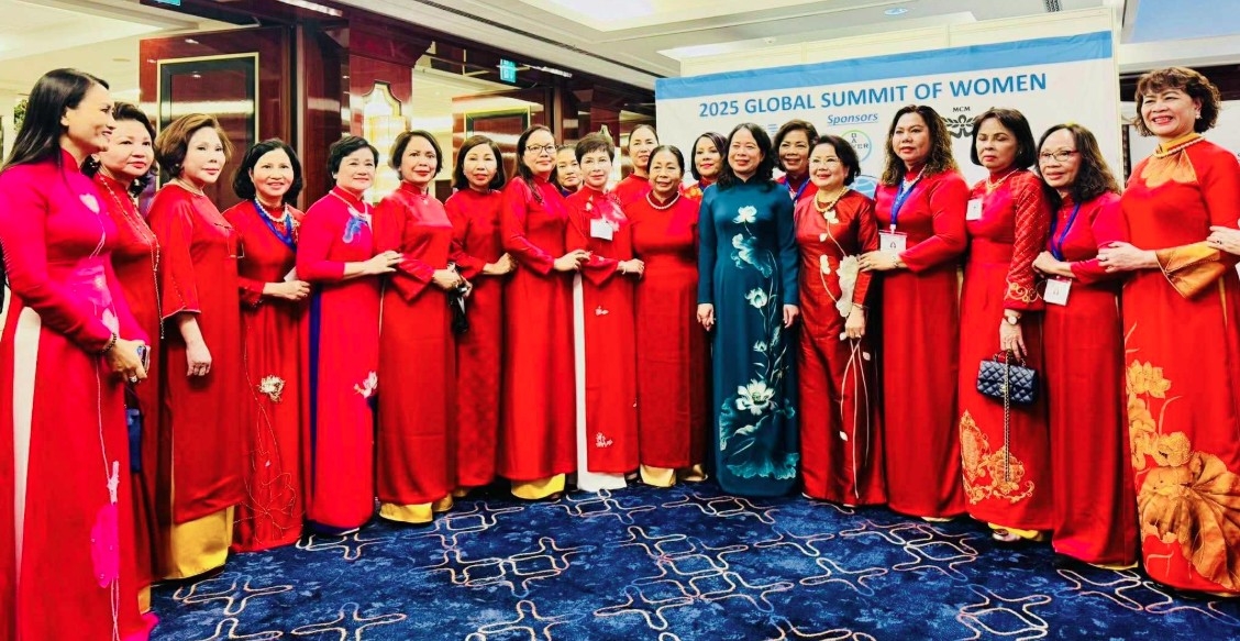 ra mat clb nu lanh dao ruby- chlb Duc hinh anh 2
