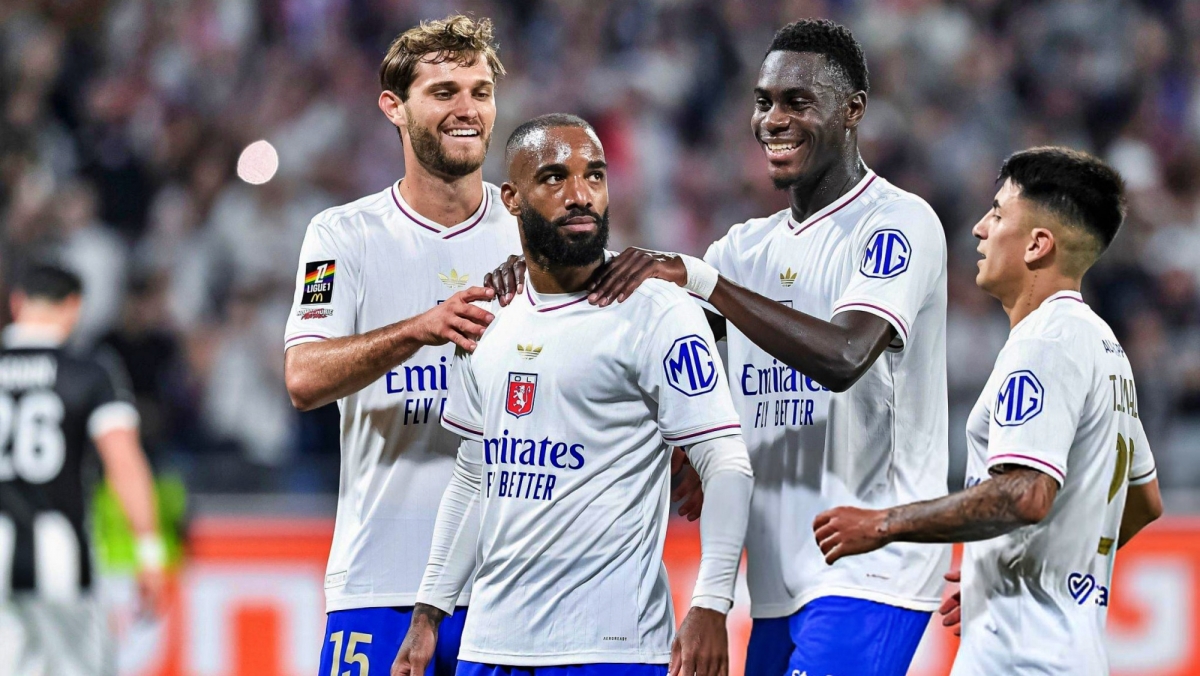 CLB Lyon "thoát hiểm" ngoạn mục trở lại Ligue 1