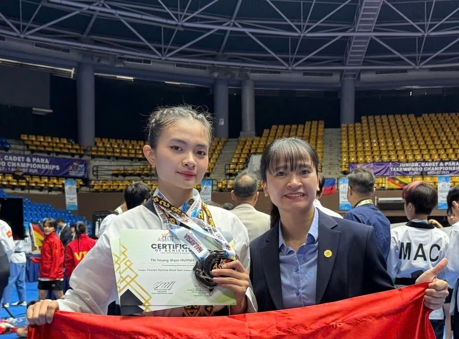 le kim named best female coach at asian junior taekwondo championships picture 1 le kim named best female coach at asian junior taekwondo championships picture 1