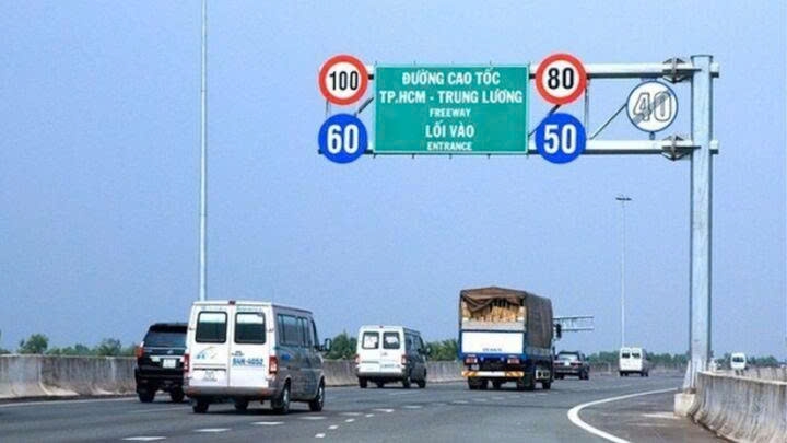 De xuat son toc do toi da, vach 3d len mat duong tai xe noi gi hinh anh 1