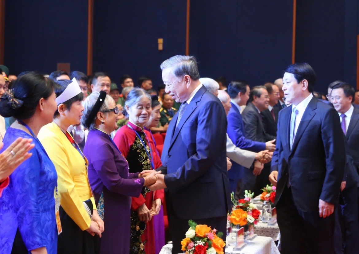 thang 7 cua tuong nho va tri an hinh anh 1