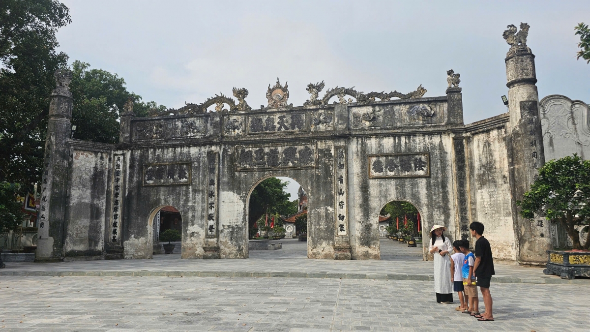 côn sơn-kiếp bạc nơi hội tụ hào khí dân tộc và tinh hoa phật giáo trúc lâm hình ảnh 2 con son-kiep bac noi hoi tu hao khi dan toc va tinh hoa phat giao truc lam hinh anh 2
