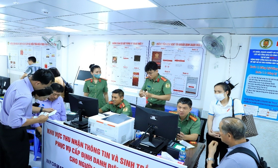 Hơn 200 người nước ngoài ở Đồng Nai được cấp tài khoản định danh điện tử