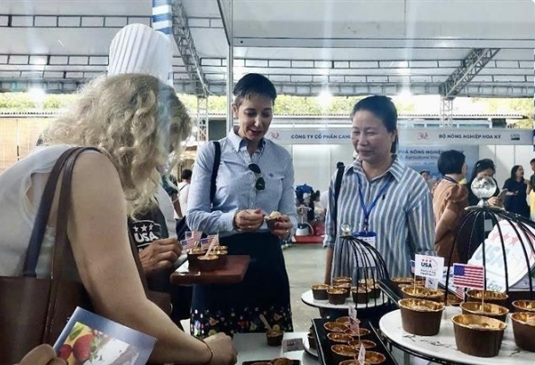 us promotes agricultural products to vietnamese consumers picture 1