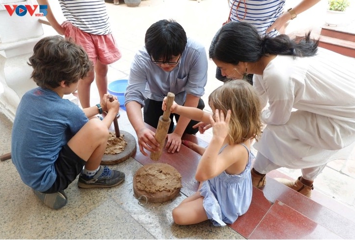 Do paper craft revived in Hanoi’s West Lake area