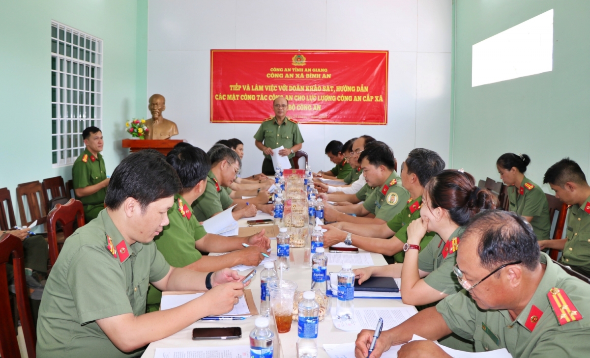 Bộ Công an khảo sát công tác của công an cơ sở tại An Giang