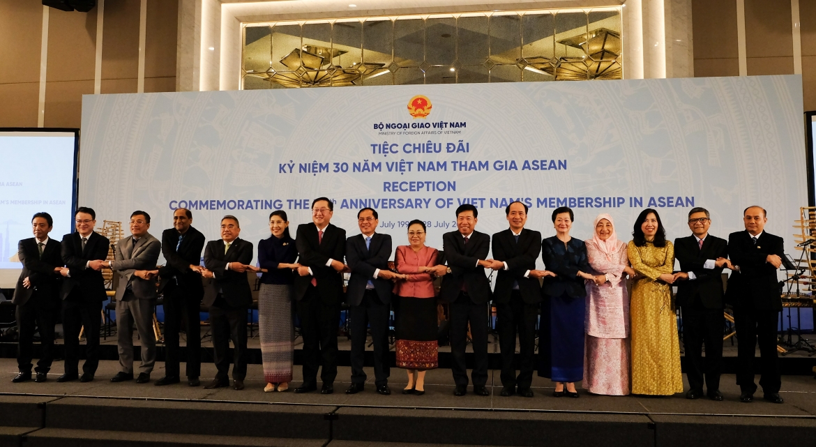 viet nam cung asean thuc day tam nhin 2045 khong de ai bi bo lai phia sau hinh anh 3