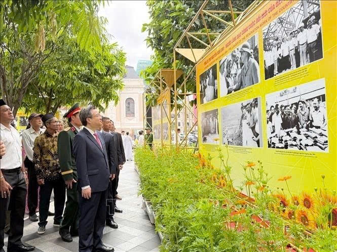 hcm city honours doi moi architect with photo exhibition picture 1