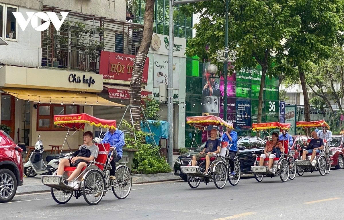 vietnam seeks to attract high-end international tourists picture 2 vietnam seeks to attract high-end international tourists picture 2