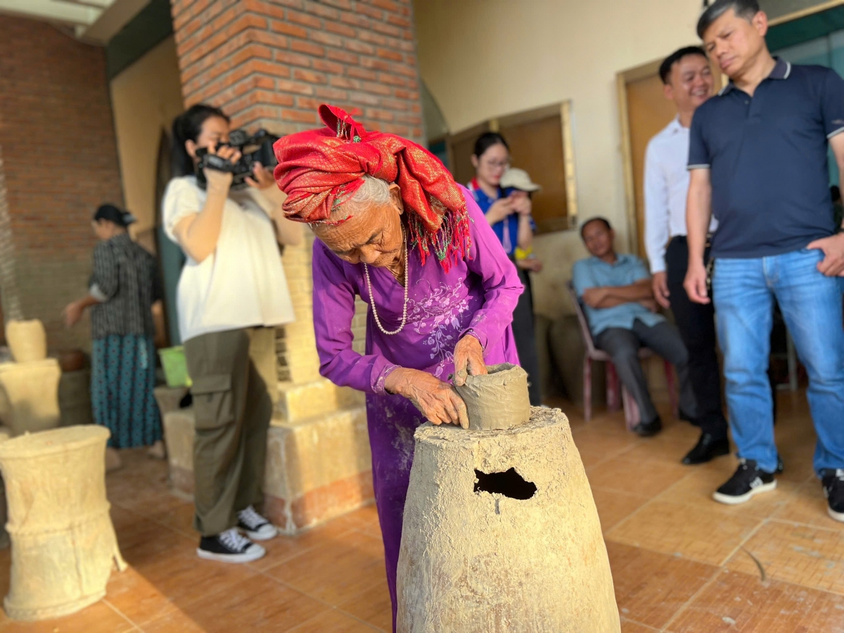 phát triển du lịch gắn với bảo tồn văn hóa dân tộc thiểu số ở khánh hòa hình ảnh 2 phat trien du lich gan voi bao ton van hoa dan toc thieu so o khanh hoa hinh anh 2