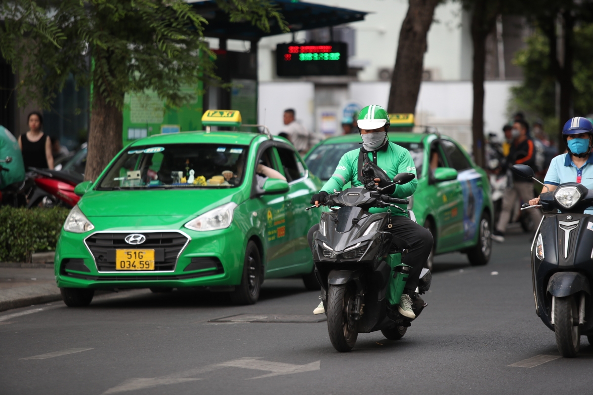 TP.HCM cấm hoàn toàn xe máy xăng cung cấp dịch vụ vận tải vào năm 2029