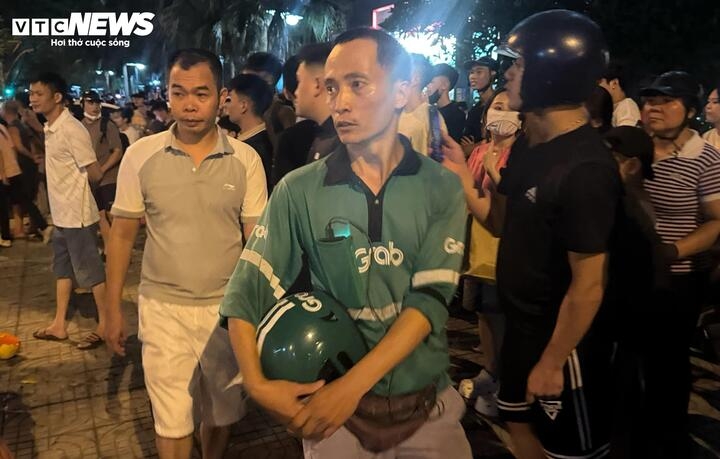 dân mạng gọi tài xế cứu cháu bé vụ xe điên tông liên hoàn là người hùng hình ảnh 1 dan mang goi tai xe cuu chau be vu xe dien tong lien hoan la nguoi hung hinh anh 1