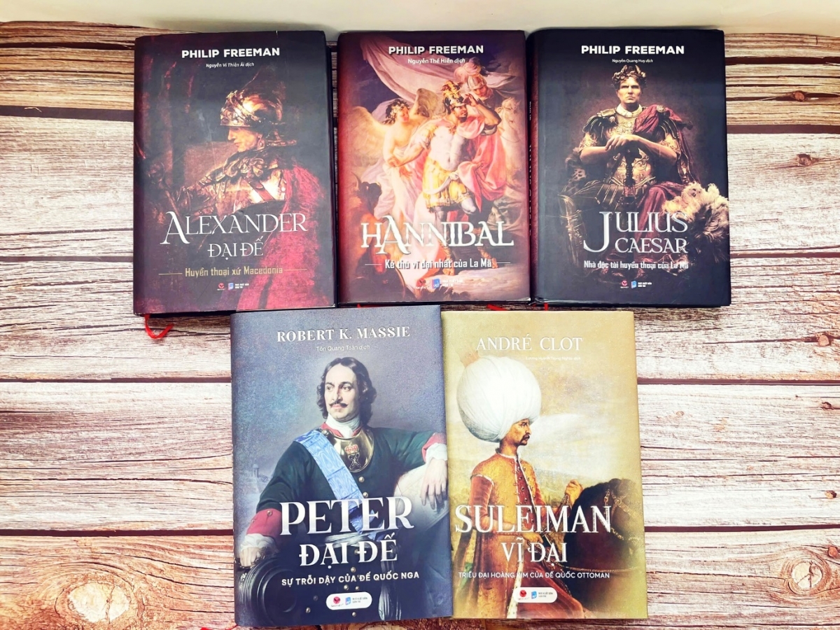 Hành trình qua những đế chế vĩ đại: 5 cuốn sách lịch sử không thể bỏ qua