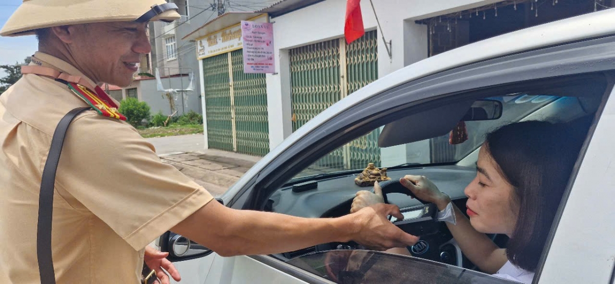 Nhiều "ma men" bất ngờ bị CSGT Bắc Ninh xử lý giữa trưa