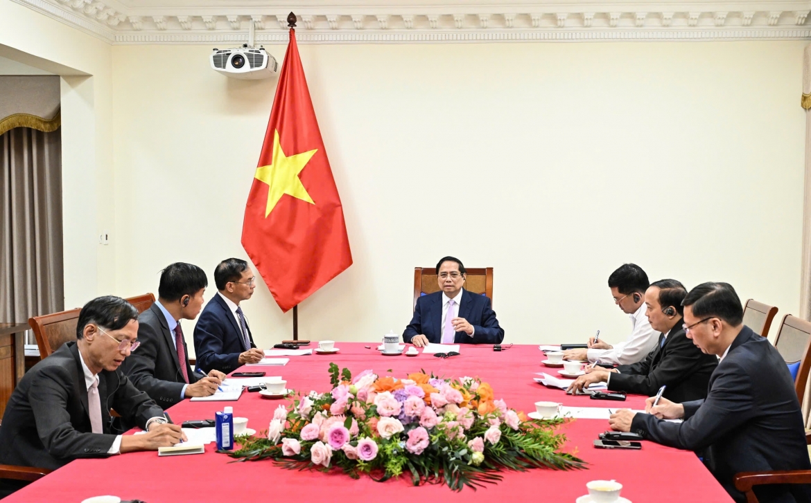 thu tuong pham minh chinh dien dam voi thu tuong malaysia anwar ibrahim hinh anh 1