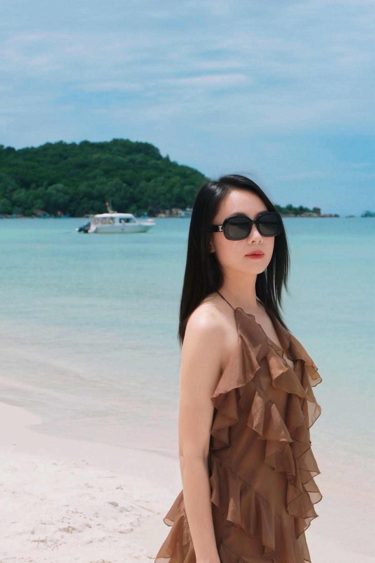 sao việt 6 7 hoa hậu thanh thuỷ gây chú ý với nhan sắc khác lạ hình ảnh 3 sao viet 6 7 hoa hau thanh thuy gay chu y voi nhan sac khac la hinh anh 3