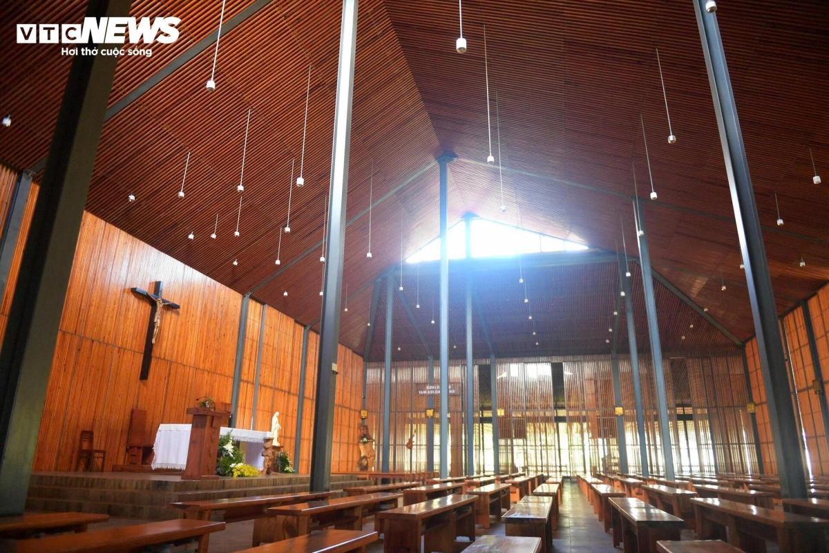 ka don church a sacred space of wood and light in the heart of lam dong picture 8 ka don church a sacred space of wood and light in the heart of lam dong picture 8