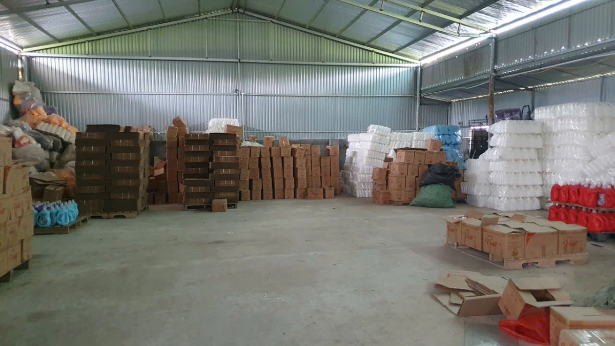 phạt gần 200 triệu đồng doanh nghiệp sản xuất hàng giả nhãn hiệu d-nee, tauau hình ảnh 1 phat gan 200 trieu dong doanh nghiep san xuat hang gia nhan hieu d-nee, tauau hinh anh 1