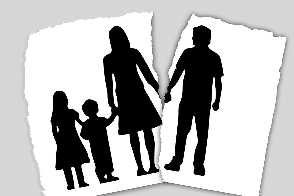 Làm sao để đòi được tiền chu cấp nuôi con của chồng sau khi ly hôn?