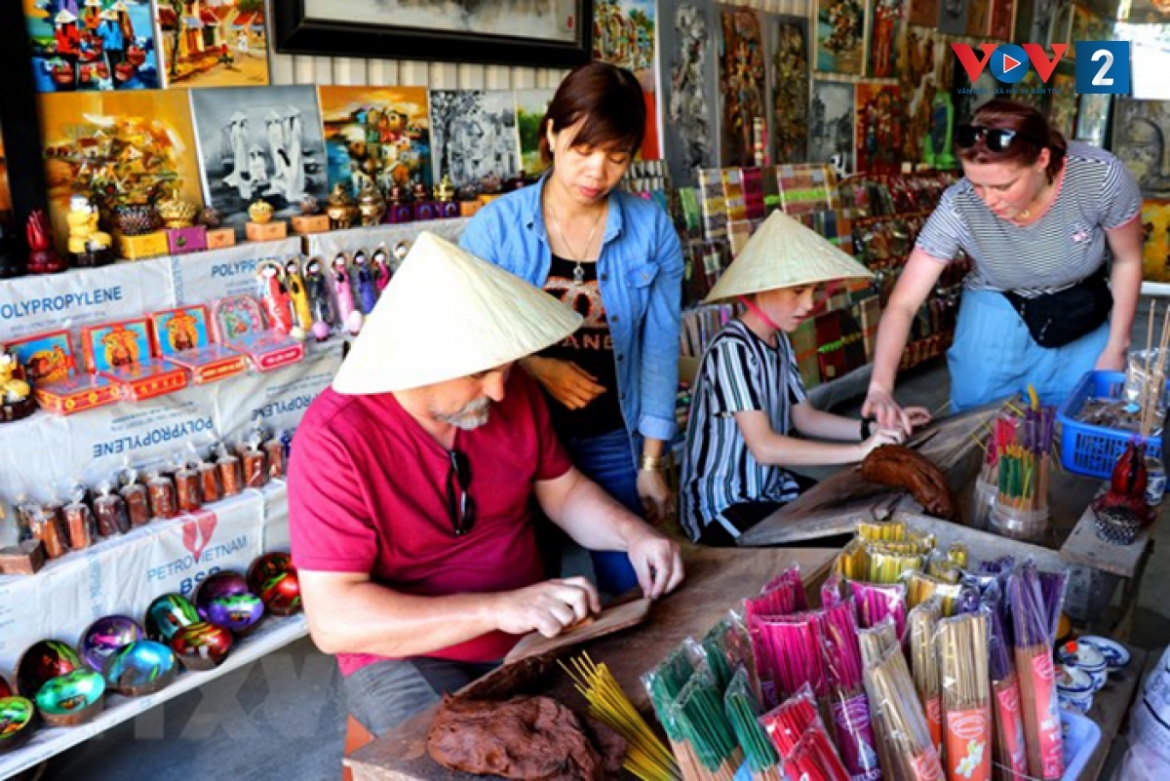lang huong giua long xu hue hinh anh 2