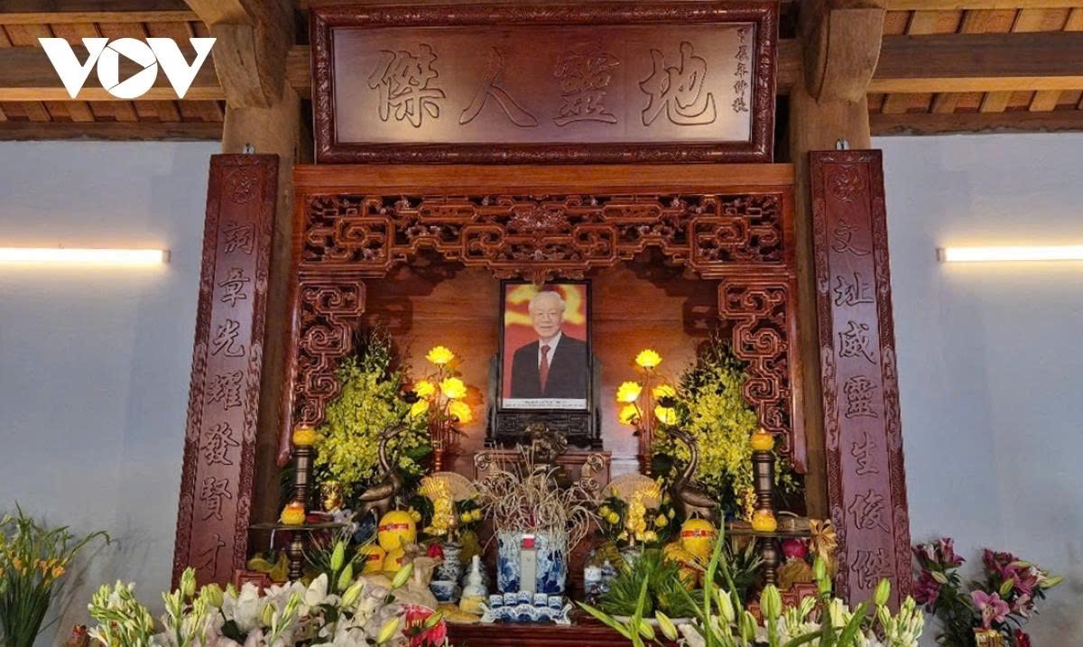 people commemorate late party leader nguyen phu trong on first death anniversary picture 1 people commemorate late party leader nguyen phu trong on first death anniversary picture 1